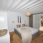 Little Amid Super Paradise-jackieo' Mykonos Villa Super Paradise part