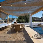 Little Amid Super Paradise-jackieo' Mykonos Super Paradise part