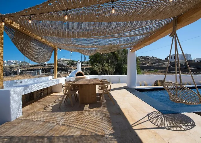 Little Amid Super Paradise-jackieo' Mykonos Super Paradise Beach (Mykonos)