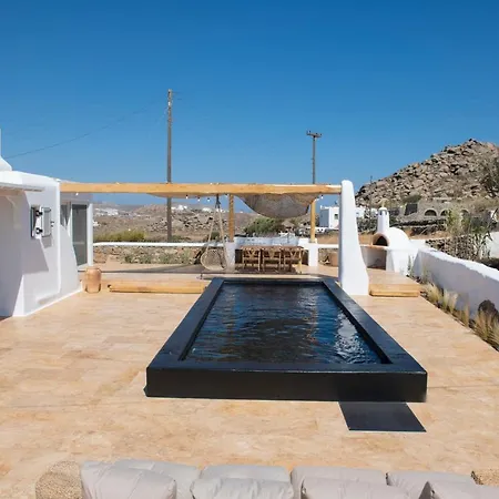 Little Amid Super Paradise-jackieo' Mykonos *