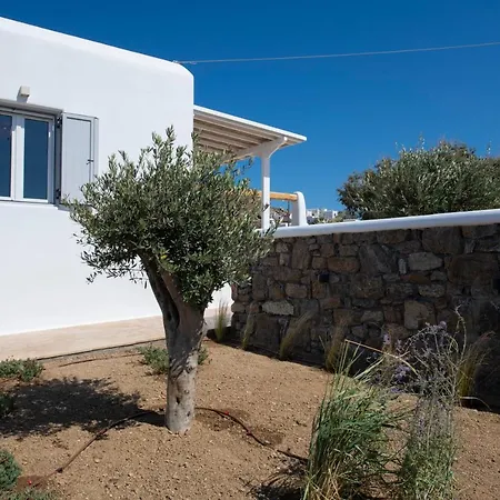 Little Amid Super Paradise-jackieo' Mykonos Super Paradise Beach (Mykonos)