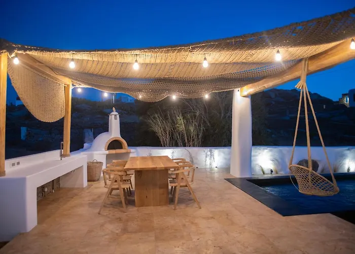 Little Amid Super Paradise-jackieo' Mykonos Super Paradise Beach (Mykonos)