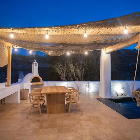 Little Amid Super Paradise-jackieo' Mykonos Super Paradise