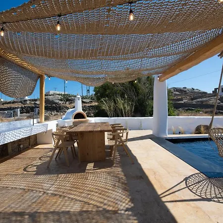 Little Amid Super Paradise-jackieo' Mykonos Super Paradise