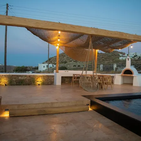 Willa Little Amid Super Paradise-jackieo' Mykonos *