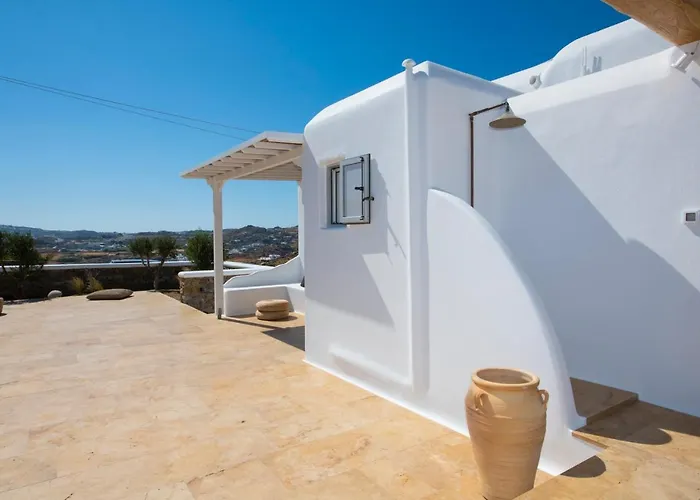 Little Amid Super Paradise-jackieo' Mykonos *