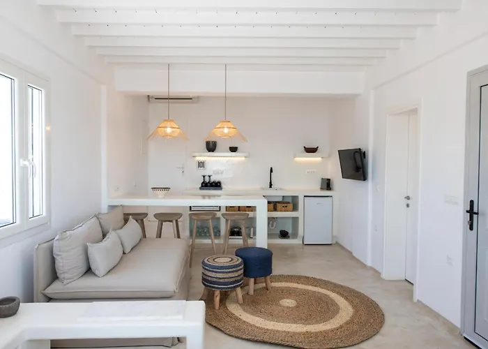 Little Amid Super Paradise-jackieo' Mykonos *