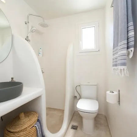 Little Amid Super Paradise-jackieo' Mykonos Super Paradise Beach (Mykonos)